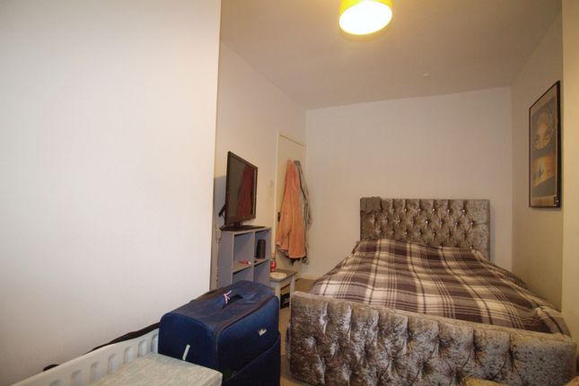 38, Sydney Street, Pudsey photo 5
