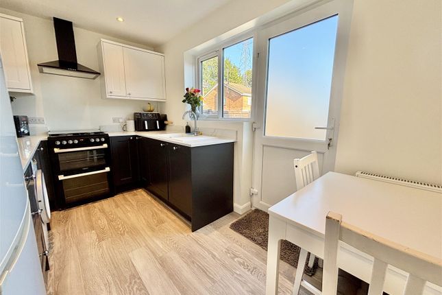 Sycamore Close, Poole photo 4