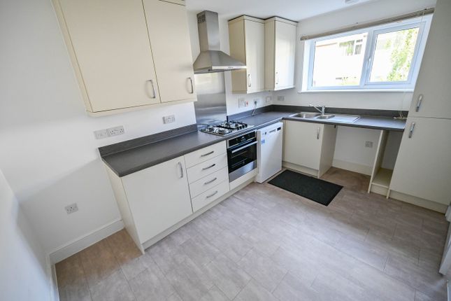 3, Merley, Wimborne photo 2