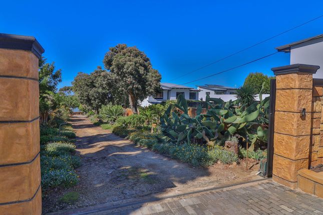 Detached house for sale in 5A Main Road, Onrus, Hermanus Coast, Western Cape, South Africa