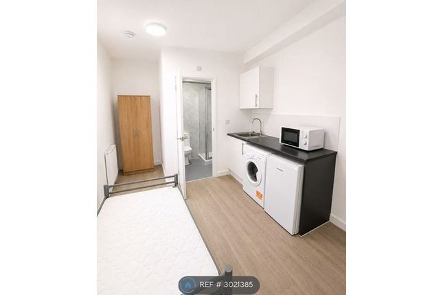 Cairnfield Avenue, London photo 5