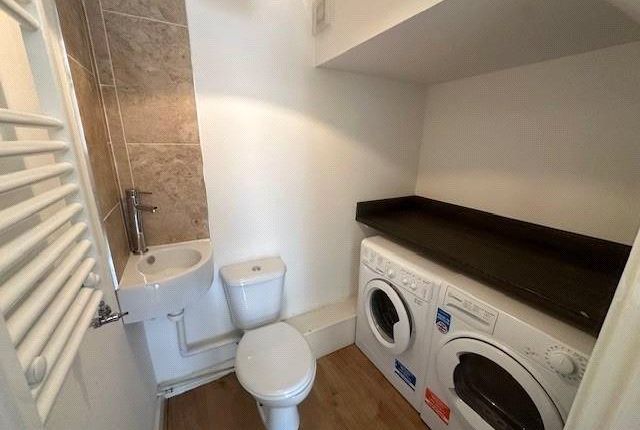 Room 6, 12, Macs Close, Reading photo 4