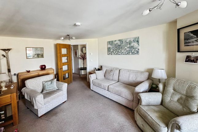 58,Middleton Court, Picton Avenue, Porthcawl photo 4