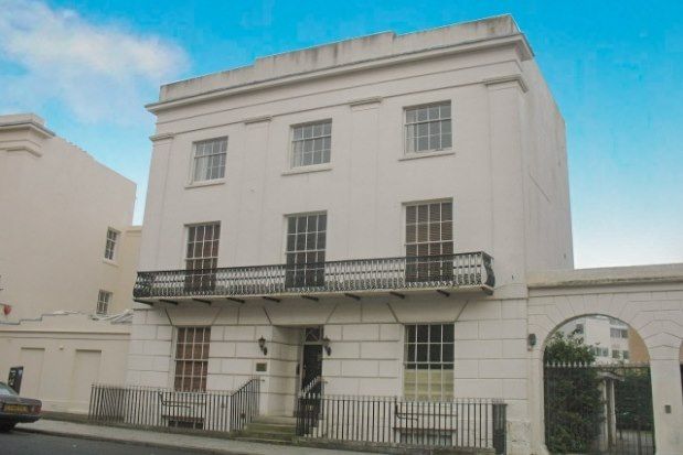 Thumbnail Flat to rent in 7 Carlton Crescent, Southampton