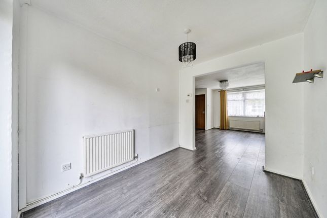 18, Stallcourt Close, Cardiff photo 4