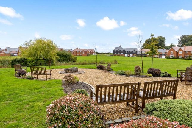 12 Nursery Rise, Pulborough photo 4