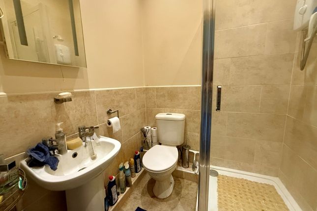 132 Rainham Road, Gillingham photo 5