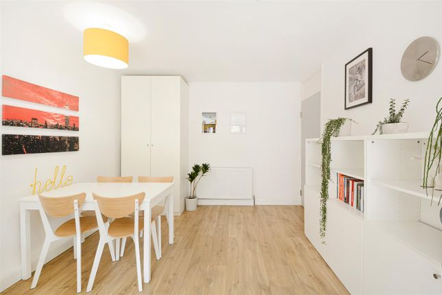 Flat for sale in New Goulston Street, London