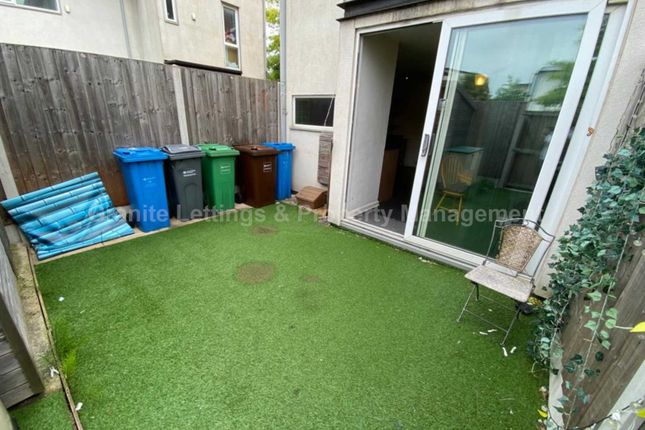 26, Bell Crescent, Manchester photo 5
