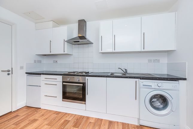 Flat 4, 16B High Street, London, NW10 4LX, London photo 3
