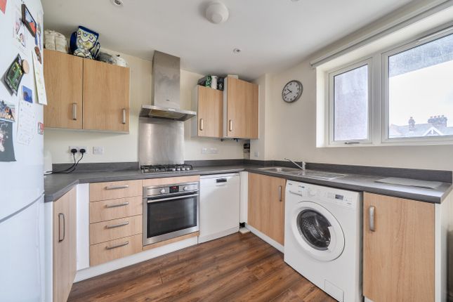 14, Moore Close, Southampton photo 4