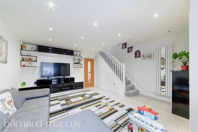 Semi-detached house for sale in Chelmsford Close, Belmont, Sutton