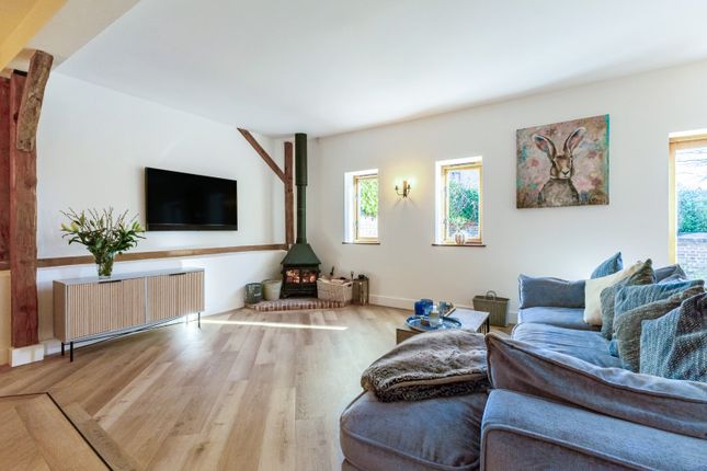 Grove Barn, 2, St. Marys Court, Kensworth photo 2