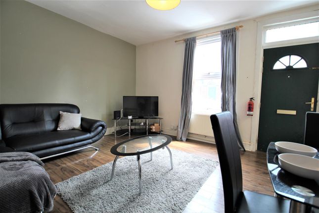 Kelsall Place, Leeds photo 4
