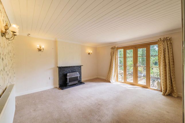 Woodcock Hall, Threxton Road, Thetford photo 4