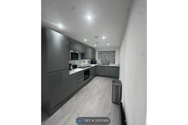 Apartment, Barton Road Eccles, Manchester photo 3