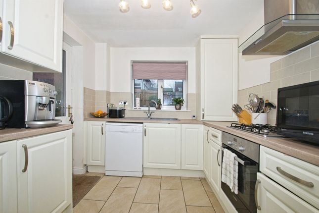 10, Bedavere Close, CARDIFF photo 4