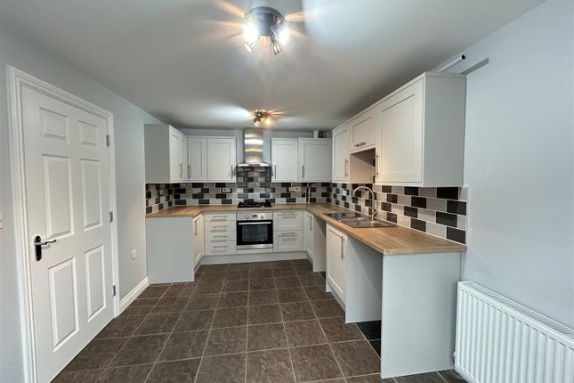3, Coker Way, Chard photo 2
