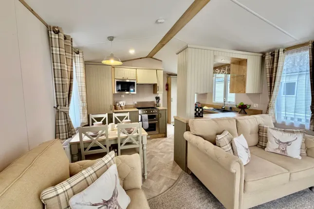 Plas Coch Country and Leisure Retreat, Llanedwen, Anglesey photo 5