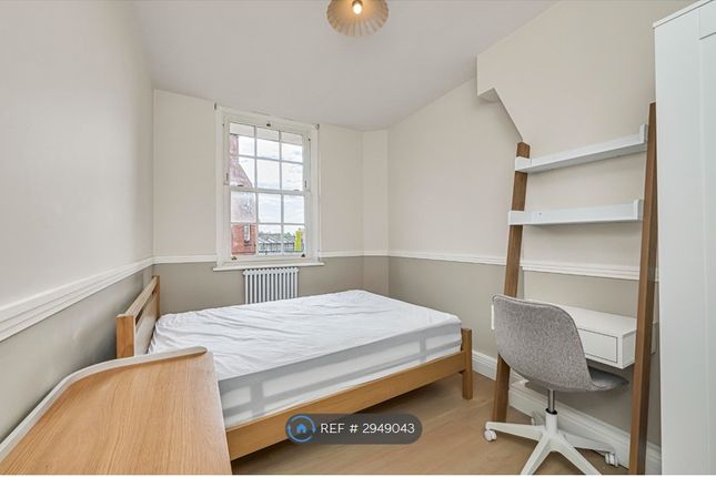 Block D Peabody Estate Rodney Road, London photo 4