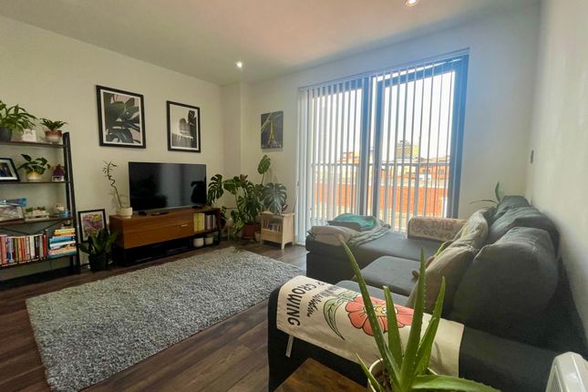 1-bed flat on The Quadrant, Sand Pits, Birmingham, £175,000