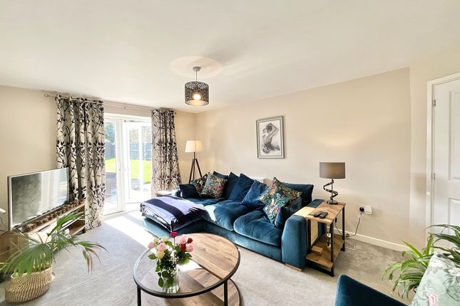 9 Augustus Way, Stoke-On-Trent photo 2