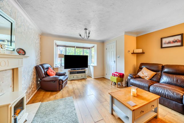 25, Tawny Grove, Alton photo 2