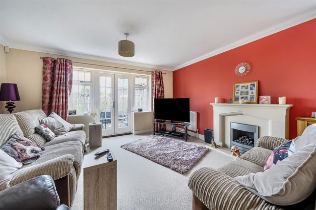 12, Chapman Fields, Ramsgate photo 4