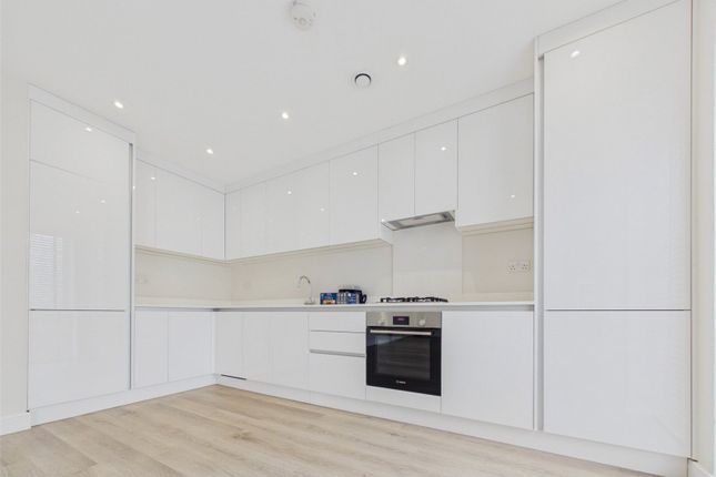 23, Pangea Court, Rainham photo 2