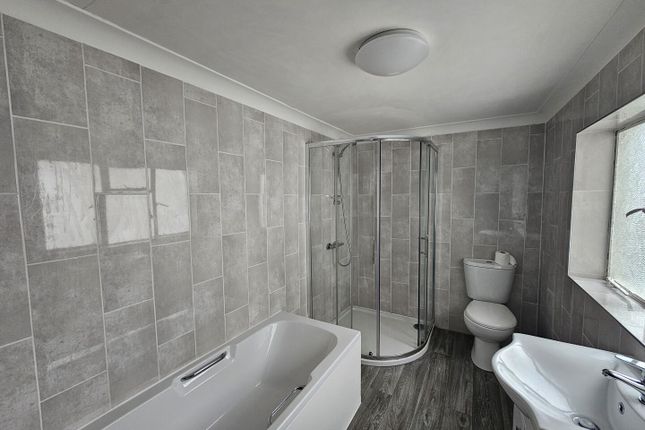 Room 5, 28, Courtenay Park, Newton Abbot photo 3