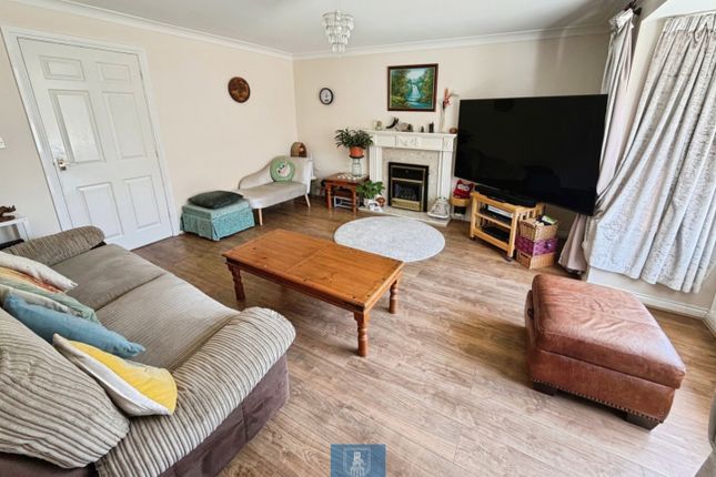 14, Nolan Close, Coventry photo 2