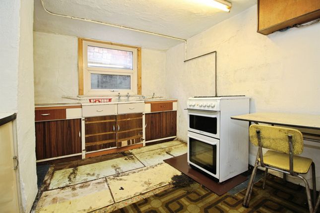 33, Hessle Terrace, Leeds photo 4