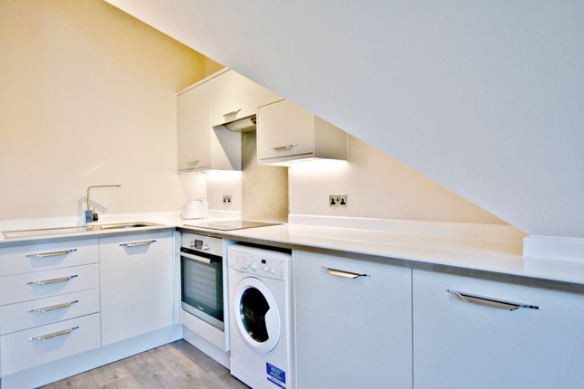 Peach Street, Wokingham photo 2