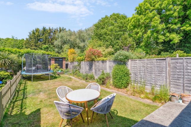 24, Cygnet Close, Northwood photo 4
