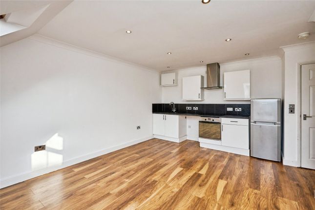 Flat 7B, Rychris Court, 8, Victoria Avenue, Isle of Wight photo 3