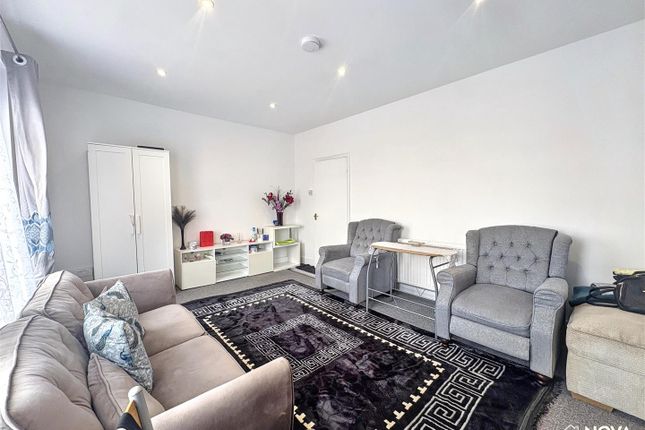 228, Hitchin Road, Luton photo 3