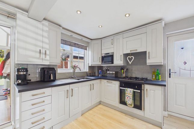 2, Heather Drive, Whitby photo 3