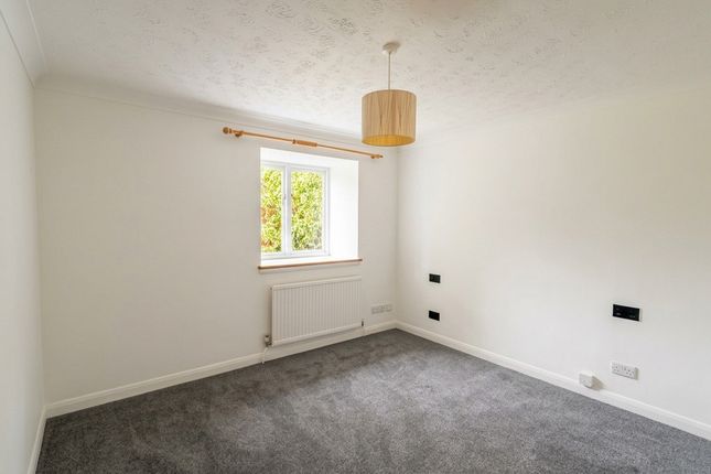 12, Peplow Close, West Drayton photo 4
