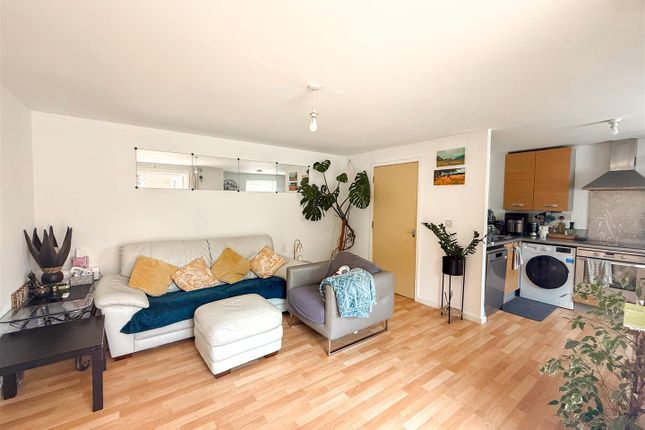 31, Badgerdale Way, Derby photo 3