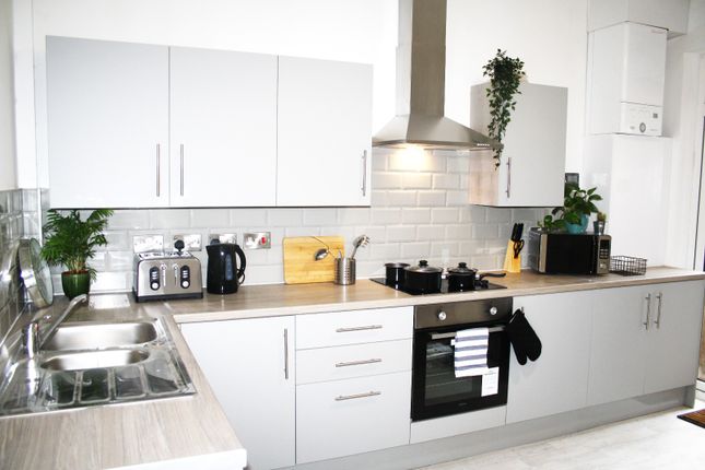5 Bed HMO - Earlesmere Avenue, Doncaster