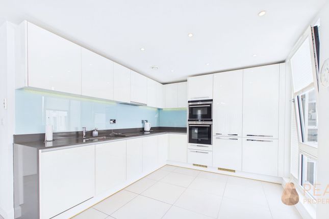 Flat 4, Beach Residences Marine Parade, Worthing photo 2