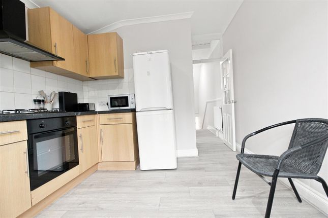 52E, Cedars avenue, Walthamstow photo 5
