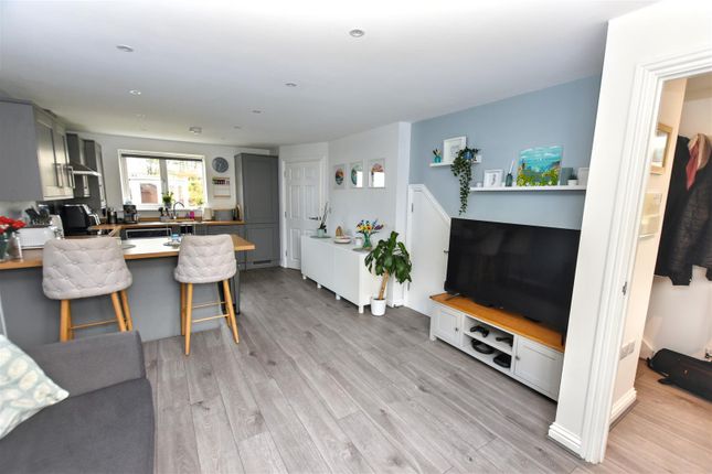 18, Treseder Close, Redruth photo 4
