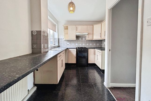 7, Avon Close, Worsley photo 3