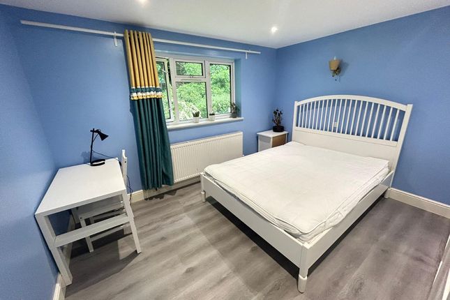 Thumbnail Room to rent in Roselea Cottage, Croydon, 5