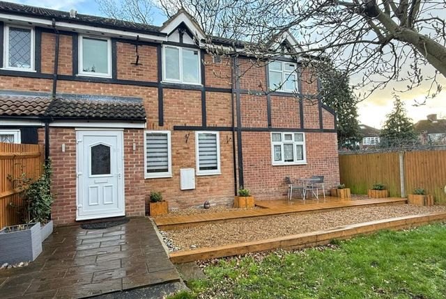 HAWTHRON CLOSE , CRANFORD  photo 2