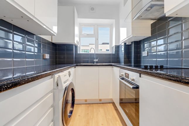 47 Granville Place, High Road, London photo 5
