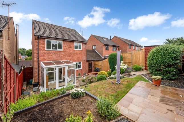 43a, The Yews, Horndean photo 2