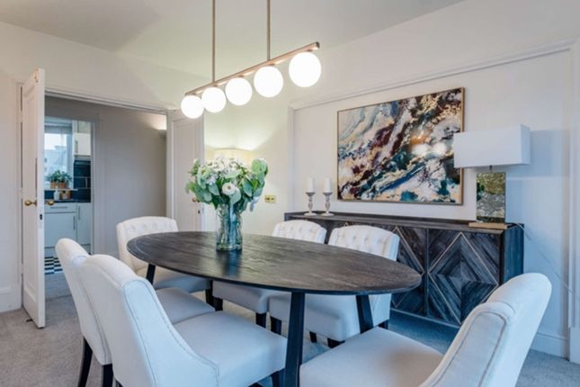 Penthouse B, London photo 3