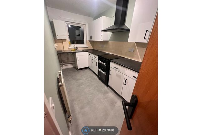 Highlands Drive, Stourton, Leeds photo 2